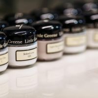 В нашем шоу руме дизайнеры, архитекторы, дизайн студии могут приобрести до 3 пробником СОВЕРШЕННО БЕСПЛАТНО .