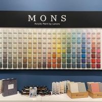 Российский бренд Lanors производит акриловые краски Mons и грунтовки.